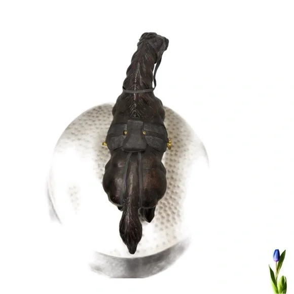 Elegant Black Horse Sculpture - Picture 4 of 6